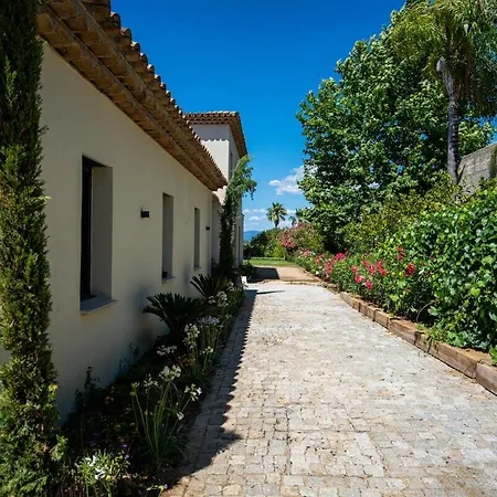 Read My Profile Host Before Request ## Luxury In Holiday home