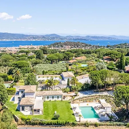 Read My Profile Host Before Request ## Luxury In Holiday home *
