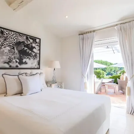度假居 Read My Profile Host Before Request ## Luxury In