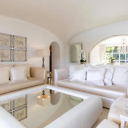 度假居 Read My Profile Host Before Request ## Luxury In